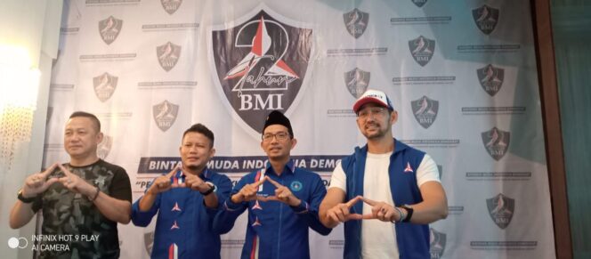 
 Ricky Kurniawan : Bangun Politik Santun Agar Disukai Masyarakat