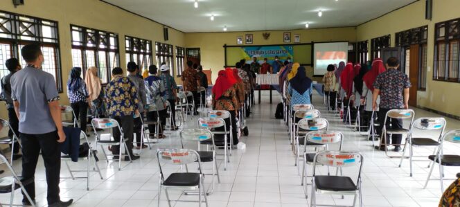 
 Kapolres Sukorejo Menghadiri Rakor Lintas Sektoral Pengendalian Covid-19 Di Kecamatan Sukarejo