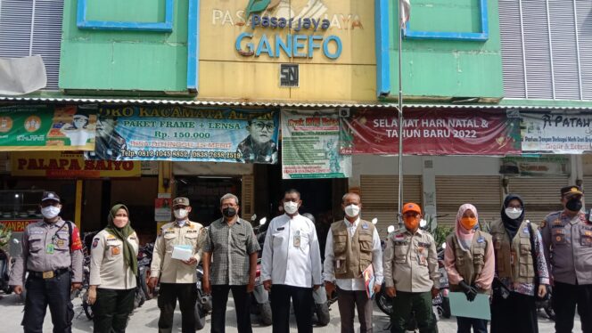 
 BNPB Salurkan Masker Kepada Masyarakat Melalui Kelurahan Cengkareng Barat