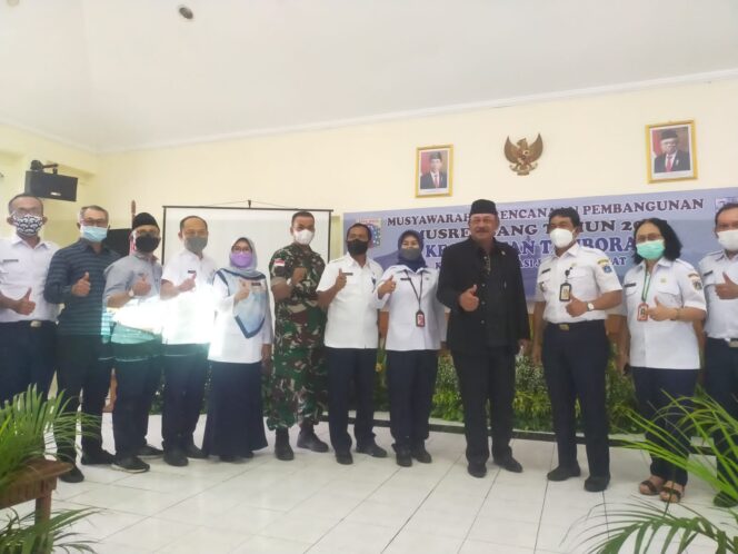 
 Babinsa Koramil 02/TB Hadiri Musrenbang Tiga Pilar Kecamatan Tambora