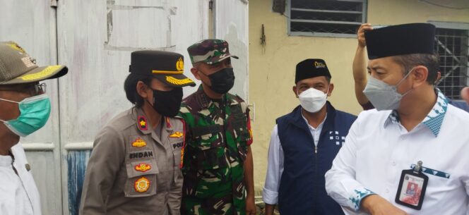 
 Kodim0503/JB Bantu Bedah Rumah Warga Kel. Kedaung Kaliangke, Jakbar