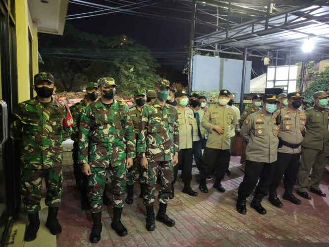 
 Antisipasi Penyebaran dalam  Memutus mata rantai Covid-19, Tiga Pilar Kecamatan Cengkareng Beraksi