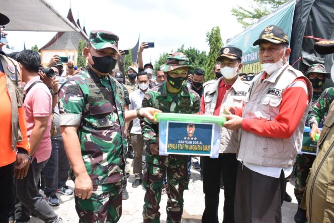
 Kasad Tinjau Langsung Kesigapan Penanganan Bencana di Pasaman Barat