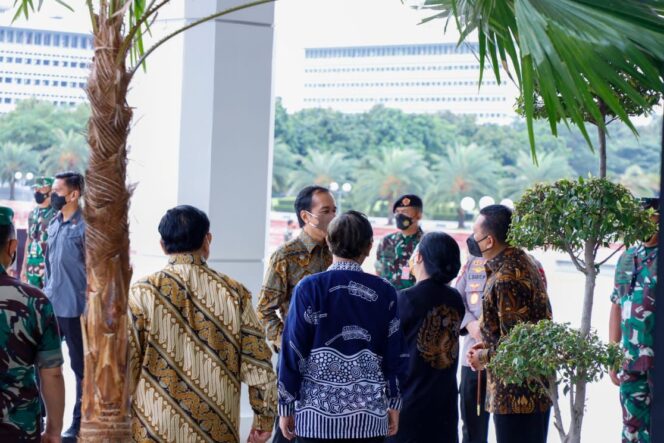 
 Bamsoet Sambut Baik Ajakan Presiden Jokowi Berkemah di Titik Nol Ibu Kota Negara