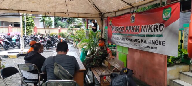 
 Jalin Silaturahmi Dengan Warga Binaan Sertu Ujang Husna sampaikan Pentingnya Prokes