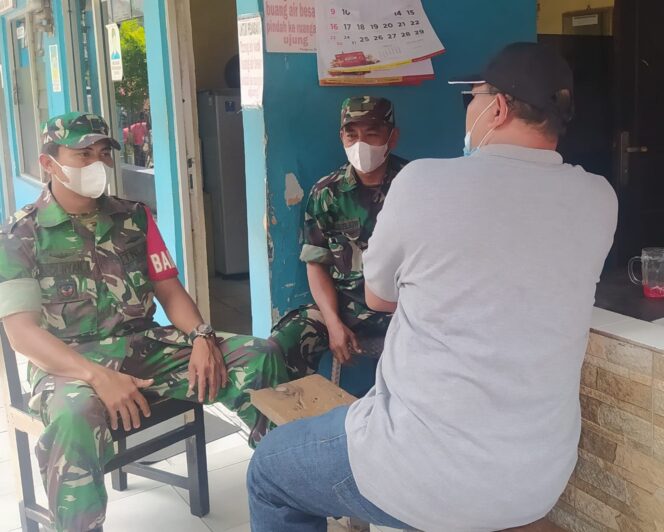 
 Babinsa Koramil 04/CK Laksanakan Himbauan Protokol Kesehatan di Wilayah Binaan