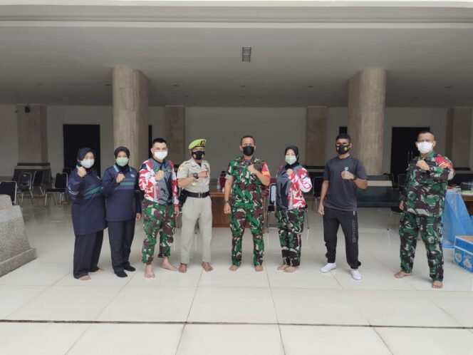 
 Ada Serbuan Vaksinasi TNI di Masjid Raya KH. Hasyim Asy’ari