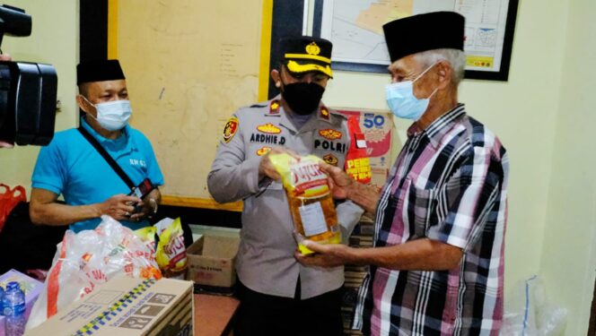
 Polsek Cengkareng Melakukan Percepatan Vaksinasi Covid-19 Dosis Kedua dan Booster