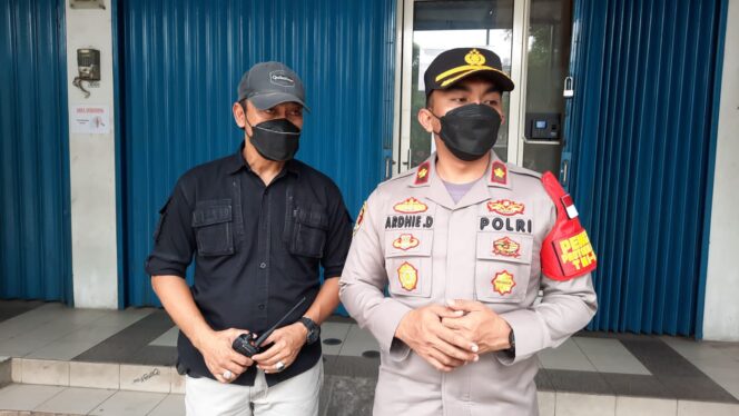 
 Aksi Komplotan Pencuri Terekam CCTV di Ruko Malibu, Cengkareng