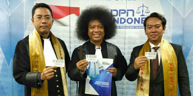 
 Gitaris Rekor Dunia, Puguh Kribo Menjadi Advokat