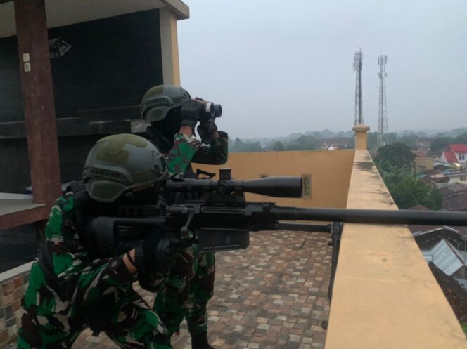 
 Kota Purbalingga di Kepung Prajurit TNI AD