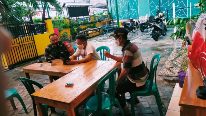
 Pro Aktif Ingatkan Warga Babinsa di Kelurahan Rawabuaya Laksanakan Komunikasi Sosial