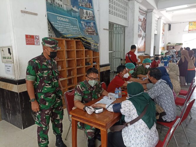 
 Koramil04 Cengkareng Buka gerai Vaksinasi di Masjid Uswatun Hasanah