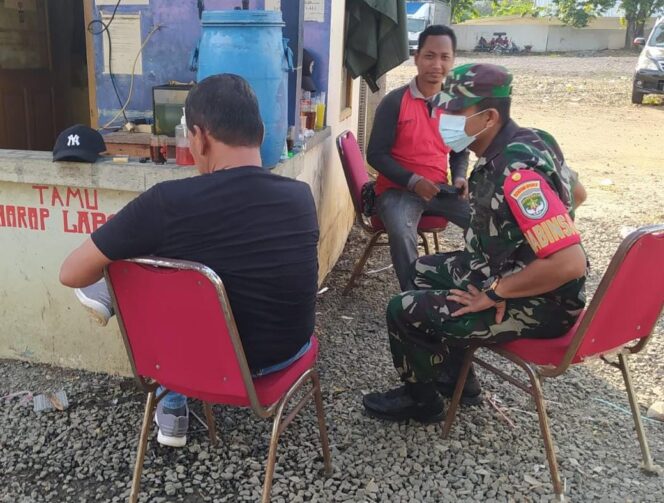 
 Ngabuburit Babinsa Koramil-04/CK Mengajak Para Tokoh Pemuda Waspadai Bahaya Tawuran dan Genk Motor