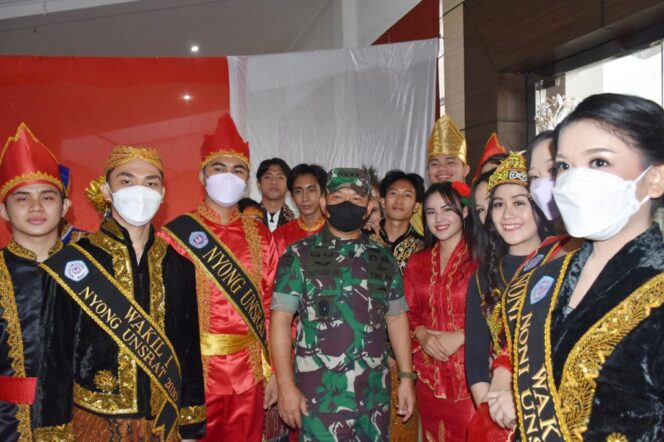 
 1840 Mahasiswa Ikuti Kuliah Umum Kasad di Unsrat Manado