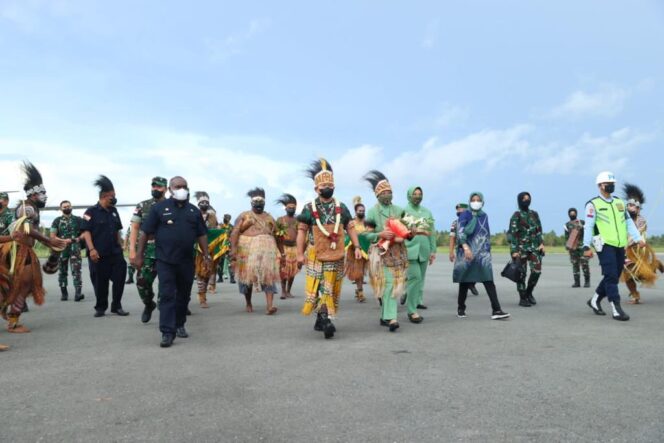 
 Tatap Muka Dengan Forkopimda, Toga, Todat dan Tomas, Awali Kunker Kasad di Merauke
