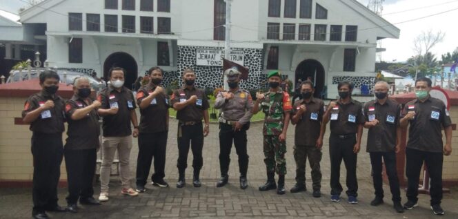 
 Polres Minahasa Bersama TNI/ Kodim 1302 Berikan Pengamanan Perayaan Ibadah Jumat Agung