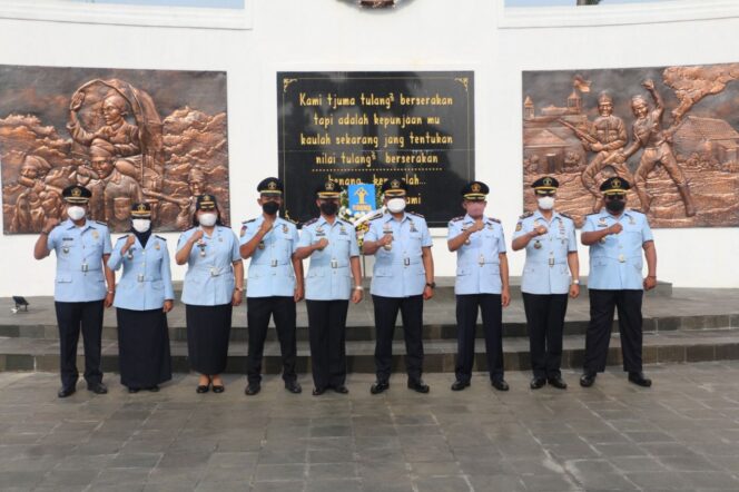 
 Kenang Jasa Pahlawan, Tabur Bunga Warnai Rangkaian HBP ke-58