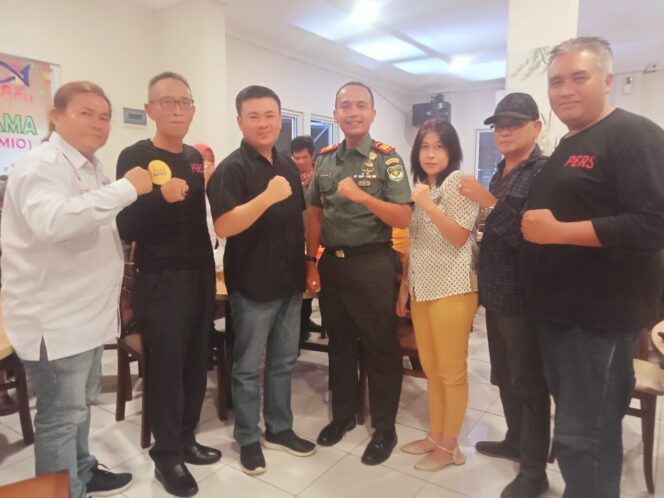 
 MIO’I Jakbar Gelar Bukber Dihadiri Ahok, Begini Tanggapannya!