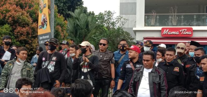 
 Panglima Grib Kawal Aksi Ratusan Wartawan di Summarecon