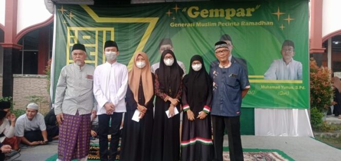 
 Sekolah Menengah Kejuruan (SMK) Ad-Da’wah Memberikan Santunan Kepada anak Yatim dan Buka Puasa Bersama