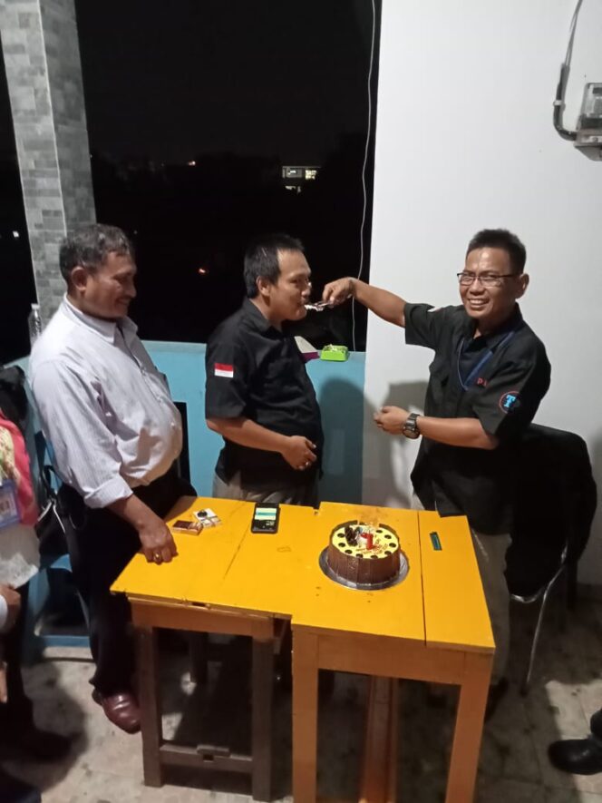 
 Media Online Tikampost Merayakan HUT Yang Ke-1