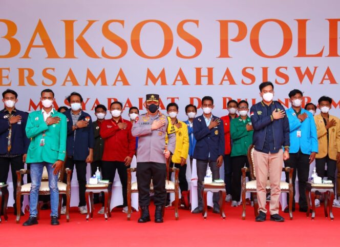 
 Bagikan Baksos Bareng Mahasiswa dan Pemuda, Kapolri: Teruslah Berkontribusi Terbaik untuk Bangsa