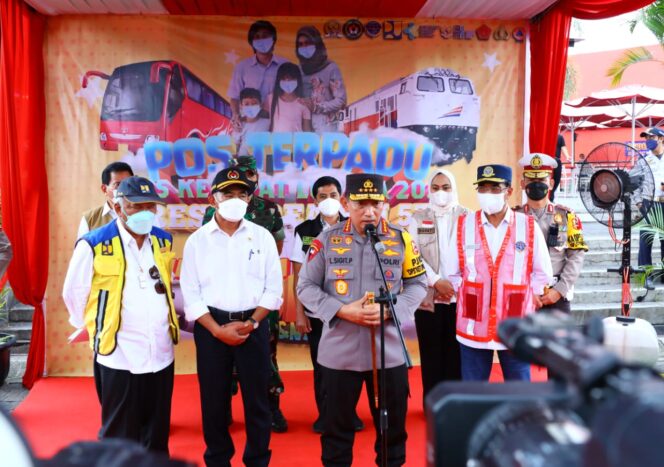 
 Cek Rest Area KM 5, Kapolri Imbau Pemudik Manfaatkan Layanan Posko Mudik