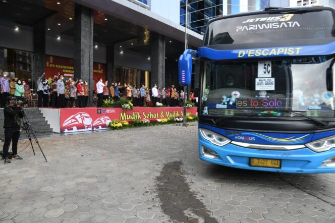 
 40 Sopir Bus Mudik Kemenkumham Jalani Tes Urin