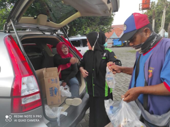 
 Persatuan Relawan Kesehatan Sosial Indonesia Terpadu (PaRKeSIT) Berbagi Takjil