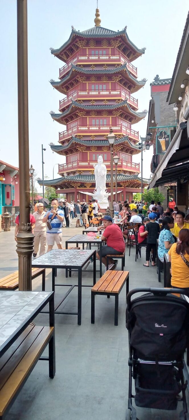 
 Melihat Bangunan Bernuansa Chinese Indonesia Di Pantai Indah Kapuk