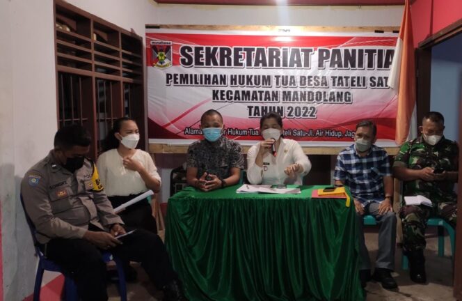 
 Rapat Pleno Penetapan DPT Pilkades Desa Tateli Satu, Dihadiri Camat Mandolang Reyly Yurike Pinasang,S.E