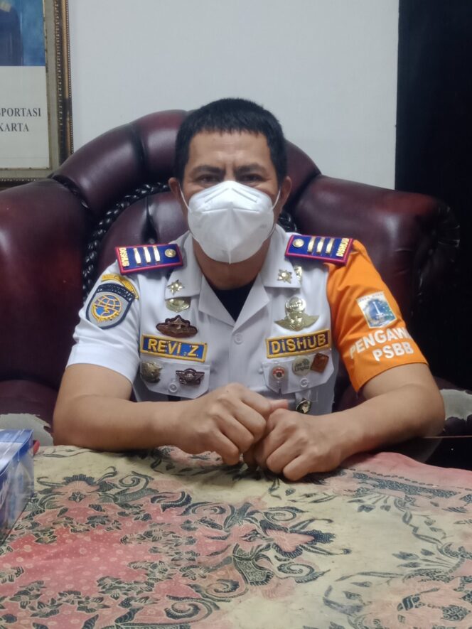 
 Kepala Terminal Bus Kalideres, Revi Zulkarnaen Memprediksi Puncak Arus Balik Mudik Tahun ini Terjadi Pada Hari Ini