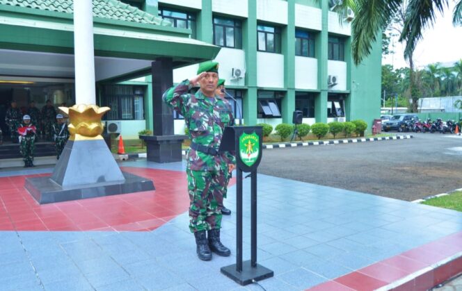 
 Kodim 0505/Jakarta Timur Gelar Upacara 17-an, Tumbuhkan Semangat Prajurit