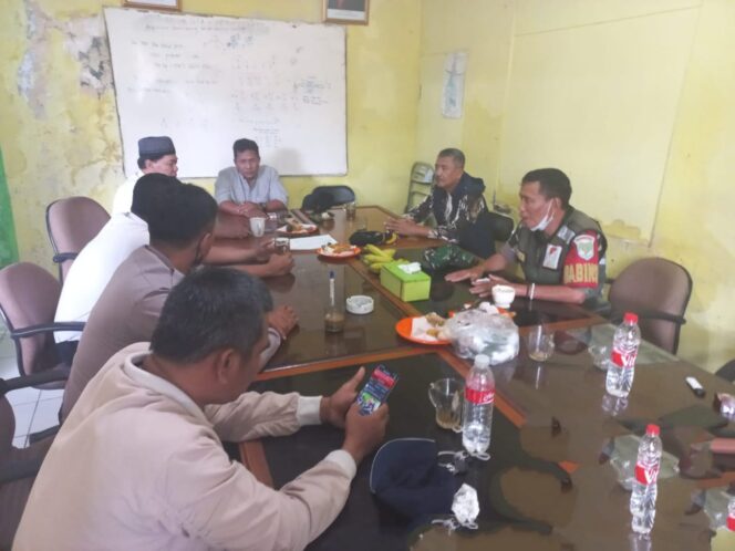 
 Babinsa Koramil 05/Kramatjati Jalin Tali Silaturahmi Bersama Tiga Pilar
