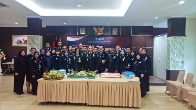 
 Hari Bhakti Imigrasi ke-73 Kantor Imigrasi Kelas 1 Non TPI Jakarta Barat Menggelar Syukuran