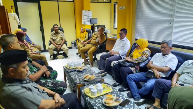 
 Babinsa 04/ Ckrng Pererat Tali Silaturahmi dan Samakan Persepsi dengan Tiga Pilar Cengkareng Barat
