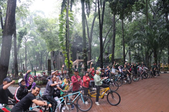 
 Kompak, Kodim 0504/JS Gowes Bersama di Ragunan