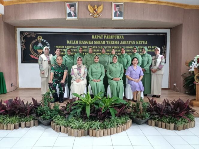 
 Rapat Paripurna Sertijab Ketua Persit KCK Cabang XIX Kodim 0505/Jakarta Timur
