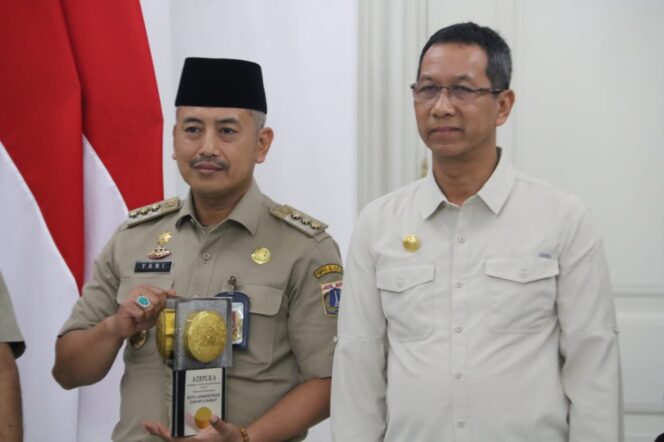 
 Walikota Jakbar Raih Penghargaan Adipura tahun 2022