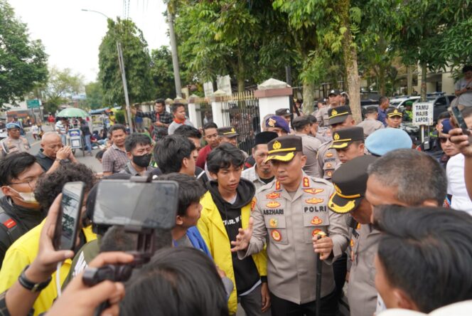 
 Kapolres Tasikmalaya Kota Pimpin Pengamanan Aksi Penolakan UU Omnibuslaw