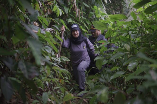 
 Bapas Kelas I Jakbar Mengadakan Kegiatan Cross Country di Hutan Nusakambangan