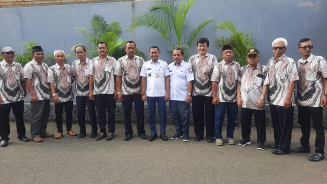 
 Tim Penilai Kota Admistrasi Jakbar meninjau Lomba 10 program PKK RW07 Palmerah