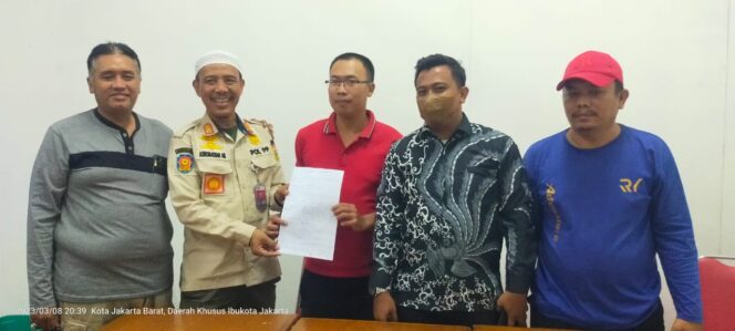 
 Kedua Belah Pihak Akhirnya Saling Berdamai Setelah Difasilitasi Ketua PWI Jakbar