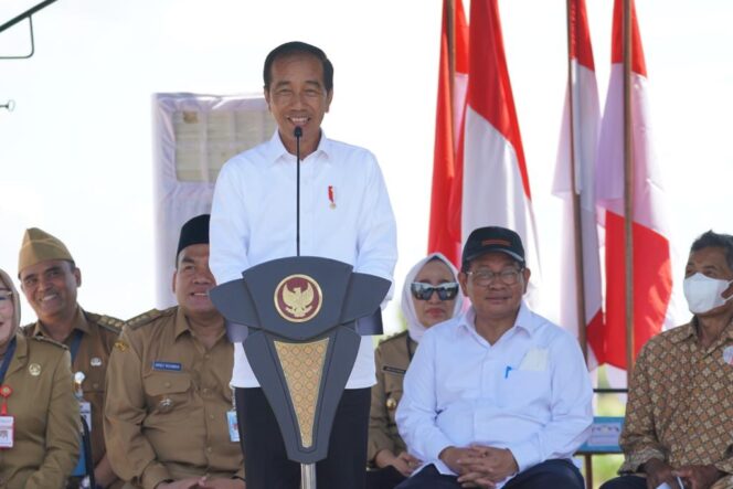 
 Presiden Joko Widodo Serahkan SK Perhutanan Sosial di Blora