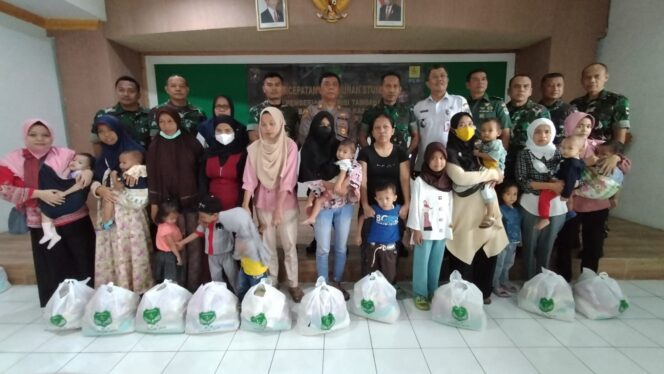 
 Percepatan Penurunan Stunting, Pemberian Nutrisi Tambahan Bantuan KASAD di Kodim 0505/JT
