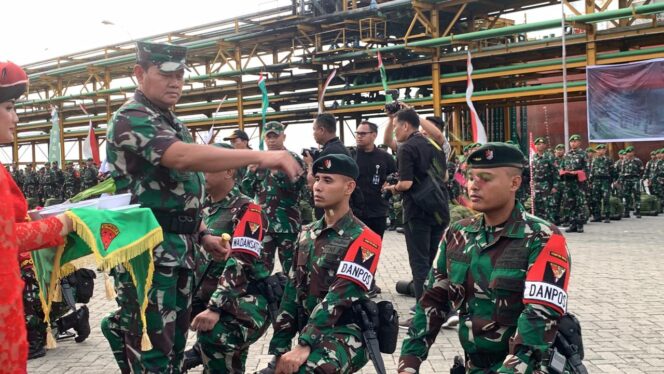 
 Panglima TNI Berangkatkan 900 Prajurit Yonif Raider Khusus 115/ML dan Yonif 125/SMB ke Papua