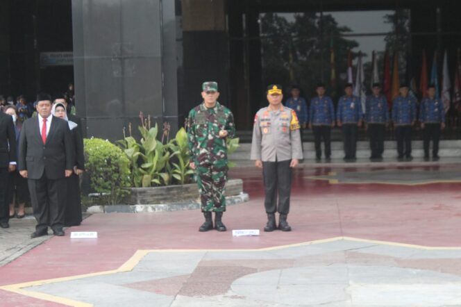 
 Dandim 0503/JB Letkol Inf E.S. Putra Siregar, S.I.P Hadiri Upacara Peringatan Hari Otonomi Daerah XXVII Tahun 2023