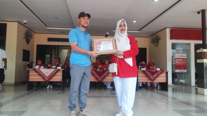 
 Anggota Dewan Meriahkan Gebyar Senam Tera Ranting Palmerah di Jakarta Barat