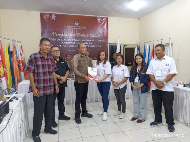 
 Resmi Perindo Minahasa Daftarkan 35 Bacaleg Ke KPU, Ketua DPC Mandolang Siap Bertarung 2024